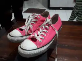 Sepatu converse pink/merah cewek ukuran 39 original