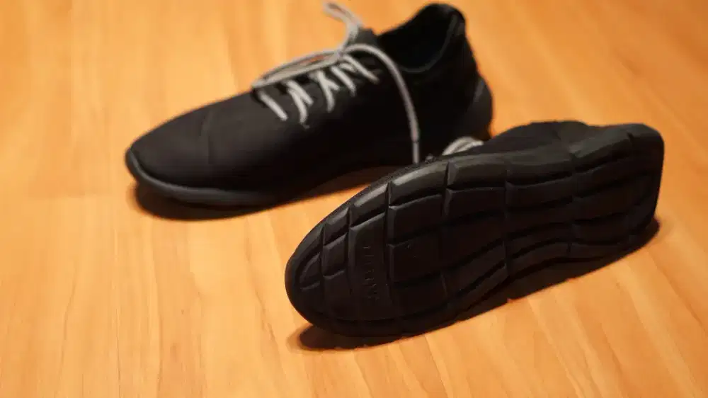 Sepatu Sneakers Pull &amp; Bear Black Hitam Size 43