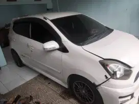 kaca film untuk mobil hitam dan silver KTT