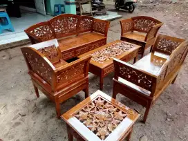 Kursi tamu motif ukir kartini material kayu jati