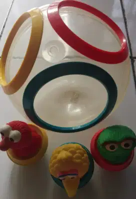Mainan anak elmo