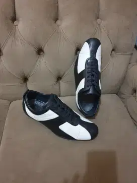 Mulus .authentic sepatu .sneakers gucci size 43