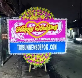 Buat Acaramu Semakin Meriah dengan Karangan Bunga Papan yang Cantik