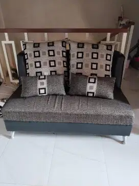 Di jual sofa bentuk L