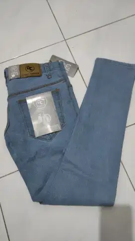 Obral celana distro