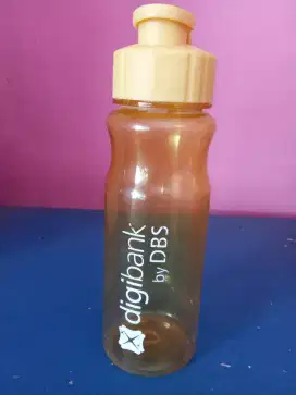Botol plastik murmer