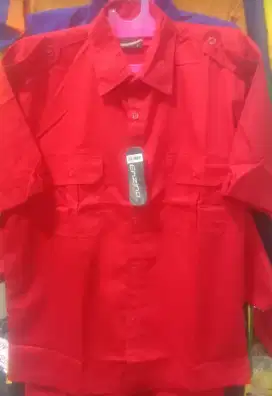 Kemeja pendek merah kantong 2 bahan dril