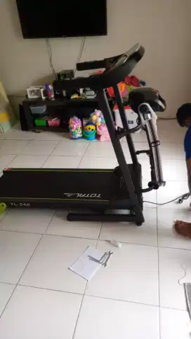TREADMILL ELEKTRIK  TL 246 TIGA FUNGSI