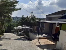 Di Kontrakan Rumah Cluster Di Pasir Impun (Kodya Bandung)
