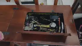 Mesin jahitn plus meja