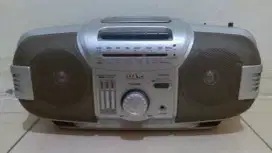 Radio Tape Sanyo Silver Jadul Kondisi Mati