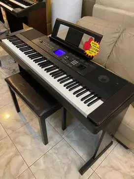 Piano Yamaha DGX 650B Arius or Clavinova Electone