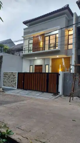 Rumah Megah 2 Lantai NEW di Bintara