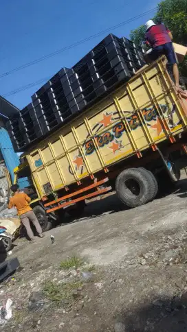 Pallet plastik bekas dan palet plastik baru murah