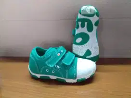 Sepatu anak merk geox
