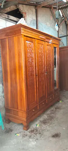 Lemari jati pintu 4