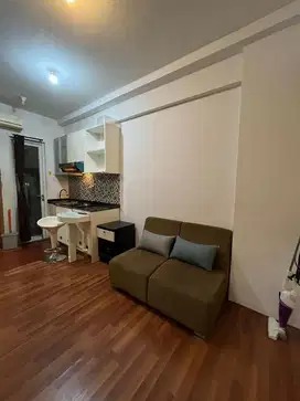 Dijual Apartemen Gunawangsa manyar 2 BR full furnish lantai parkit