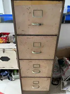 Laci besi / filling cabinet