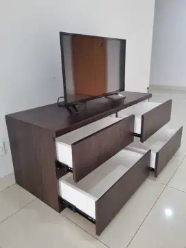 Meja TV Serba Guna