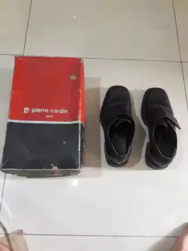 Sepatu pierre cardin original .