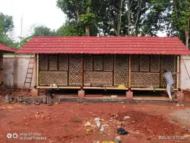 Rumah bambu unik