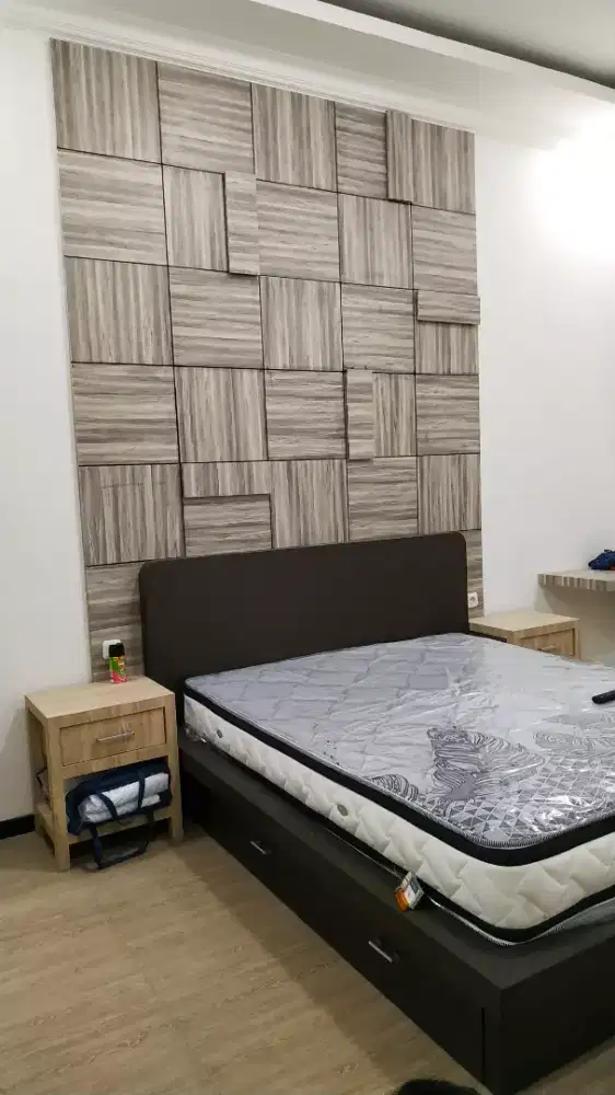 tempat tidur ukuran 160cm x 200cm