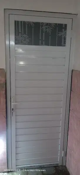 Pintu kamar mandi almunium