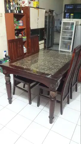 Meja makan full jati masih bagus banget