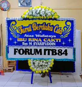Karangan bunga papan yang pas untuk acara keluarga