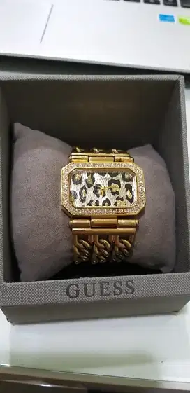 Jam Wanita Guess Gold Fashion Authentic 100%