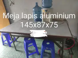 Meja lapis aluminium