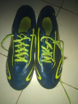 Sepatu futsal murah