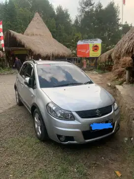 Dijual mobil Suzuki x-over/SX4 2011 low km