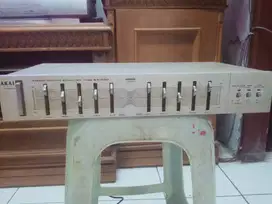 Equalizer Akai EA-G30
