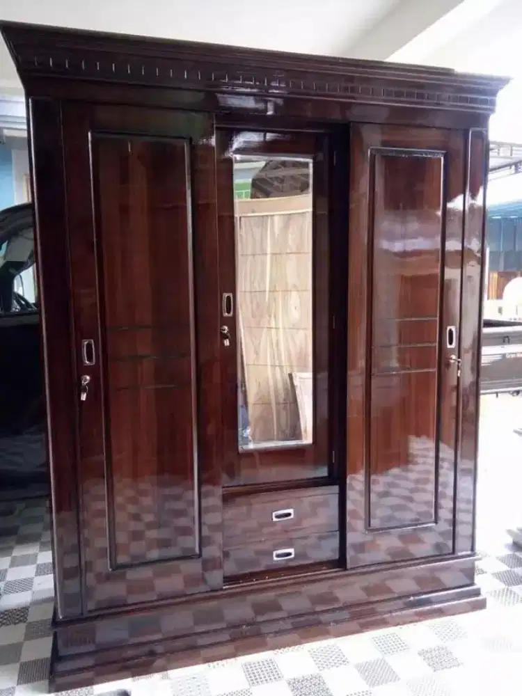 Lemari jati 3pintu sliding/geser