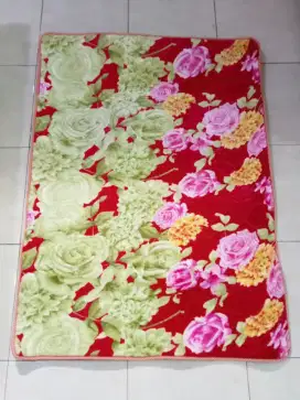 Karpet Lantai Bulu Halus 100 x 75