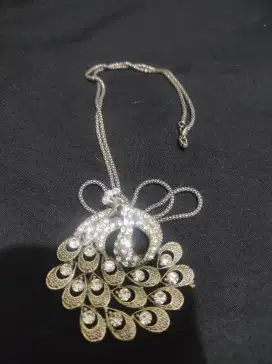 Kalung Swarovski burung peacock