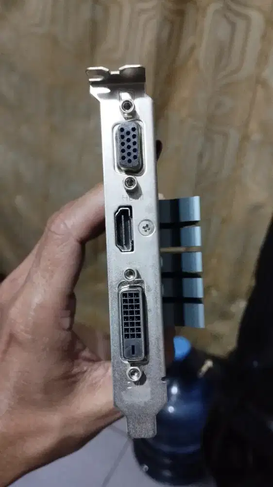 Vga card pcie pci ekpress
kapasitas 2gb 64bit
merk asus