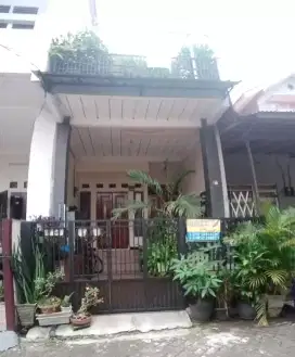 DI JUAL RUMAH DUA LANTAI DI PERUMAHAN KEMANG SWATAMA DEPOK