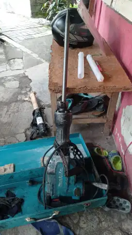 Jack hammer daya listrik 1.100 watt