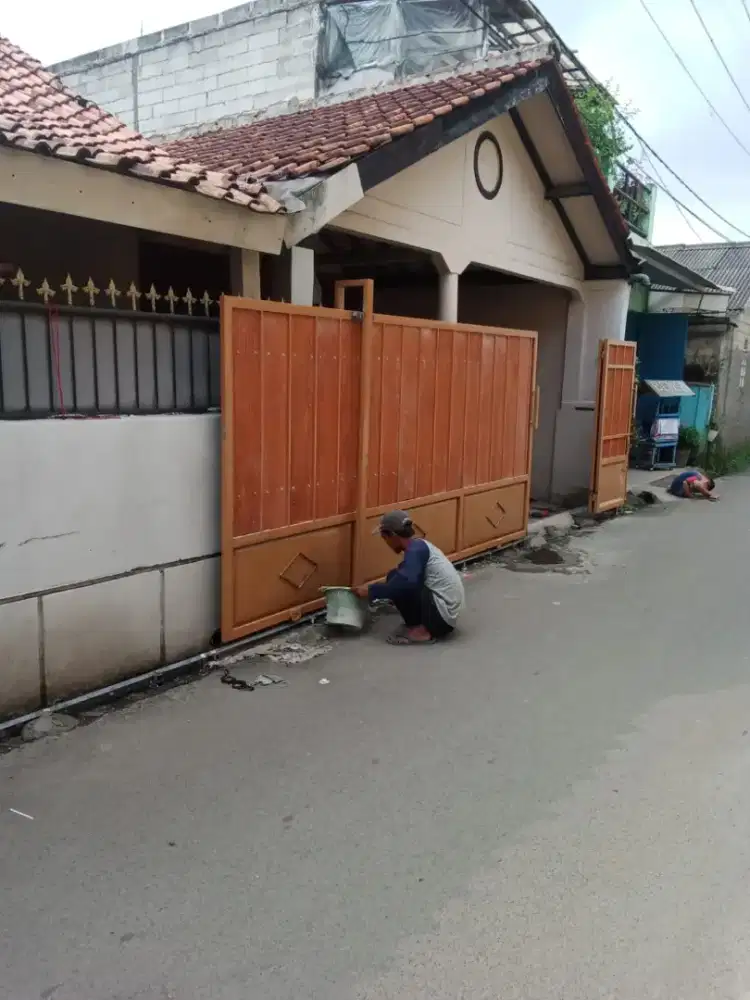 Di Jual Rumah Pinggir Jalan