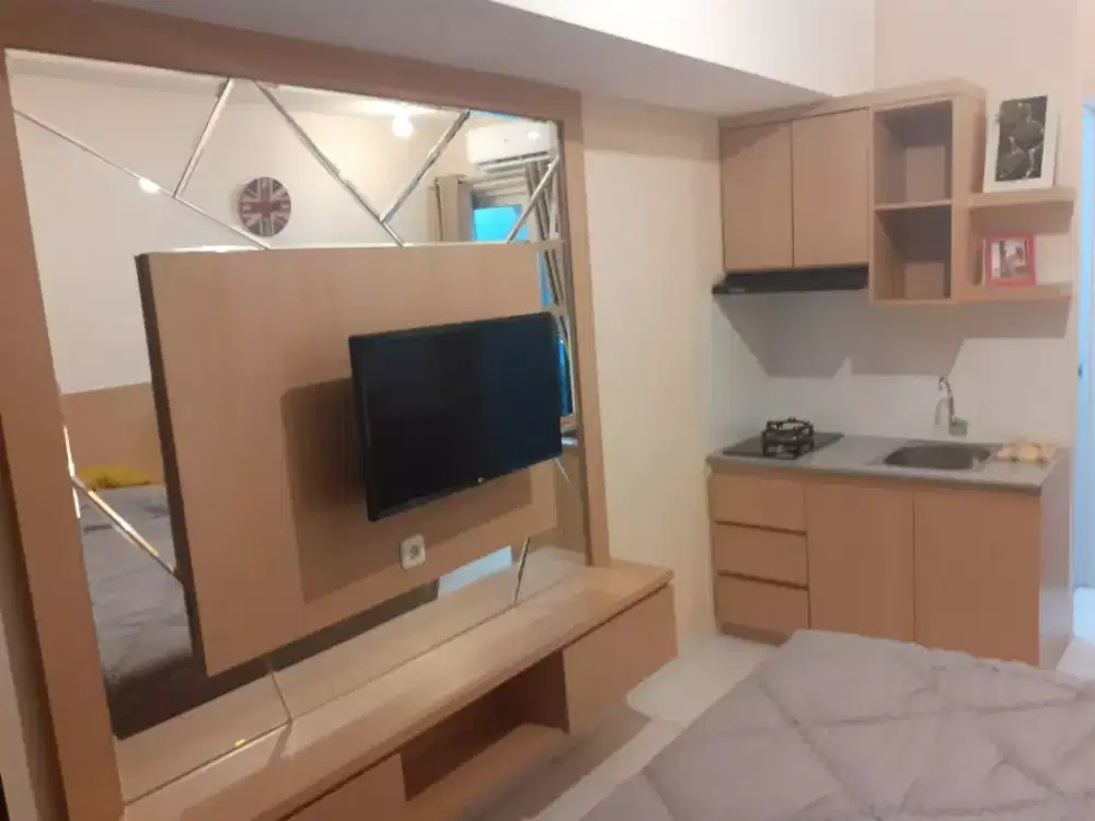 Backdrop TV design Kaca .