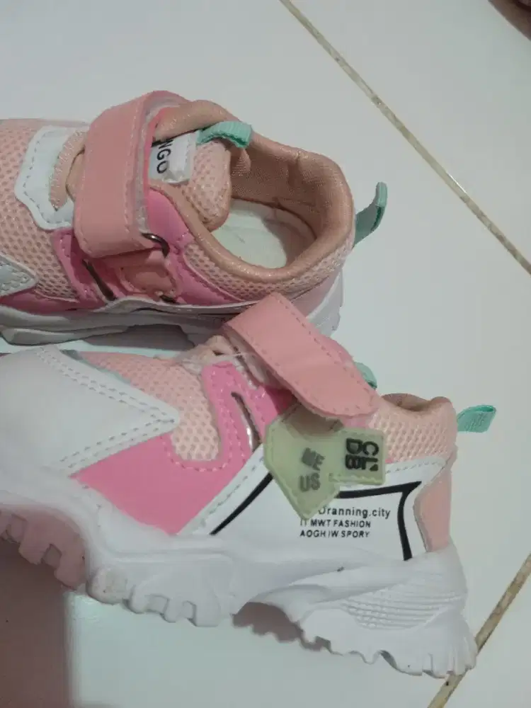 Sepatu anak cewek