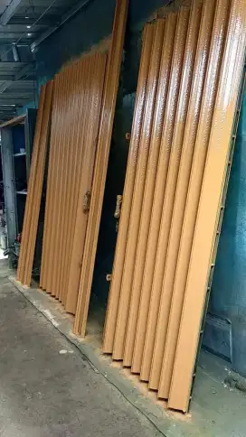 Roling door folding gate