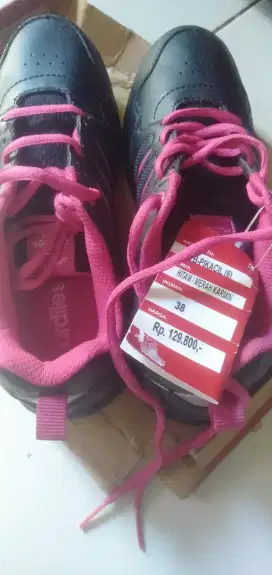 Sepatu Ardilles no 38