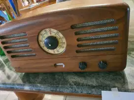 NETT PRICE ?? Vacuum Tube Amp Radio antique looks