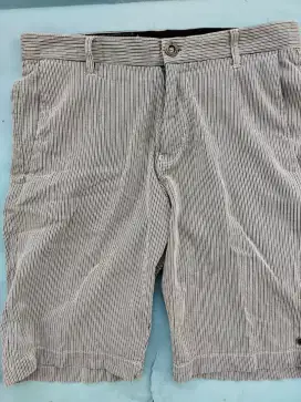 Celana pendek Volcom size 33