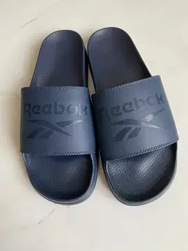 Sandal reebok size 42 & 44.5 original