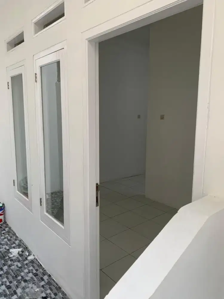 Di sewakan / di kontrak kan rumah condet 2 lantai per bulan