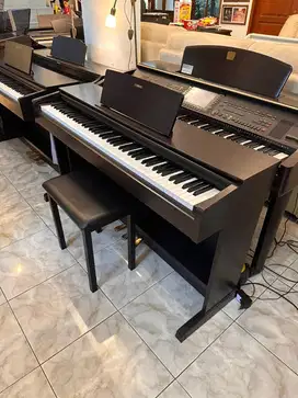 Yamaha Arius YDP-143 Clavinova DGX Electone Piano Digital Keyboard